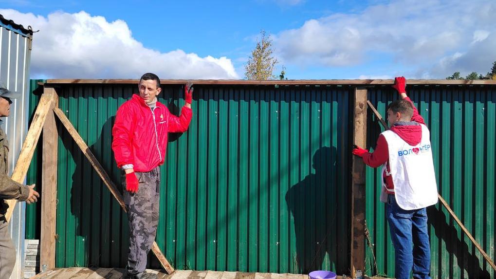 Волонтеры ВИЗ-Стали провели акцию помощи приюту для животных